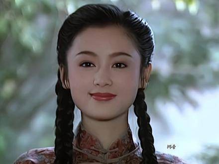 「婉卿」果真不负名门闺秀之誉，气度雍容而温润如玉