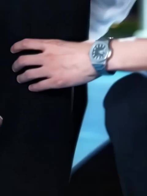 八月蹲Luke九月等叶sir,两个有腔调的男人登场