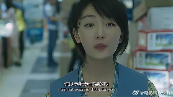 小伙被经理刁难,下秒美女一句话,当场拿捏住经理!