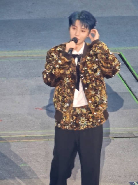 王俊凯当潮汐漫溢巡演，放松状态更会说话