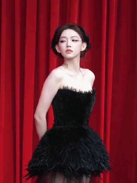 芭莎之夜 程潇 黑天鹅魅惑力拉满