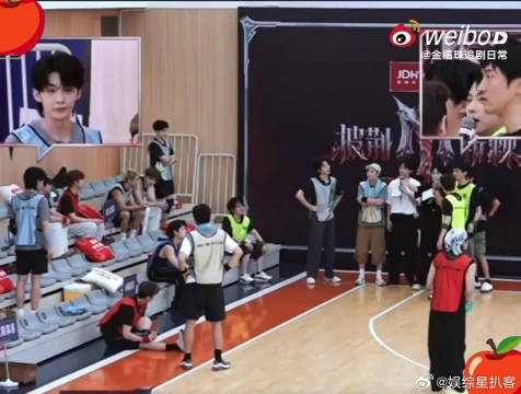 姚琛叮嘱王赫野多交流,王赫野主动加入王传君部落