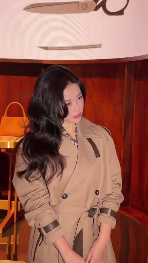 朱珠Becky互关ins,双倍颜值暴击