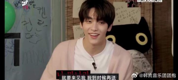 两个不爱回消息的人，怪不得两年来一直约不上见面 崔秀彬这小子有点会啊