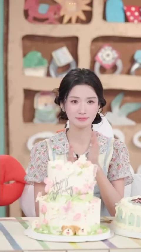 卢昱晓生日直播拍戏一天累到懵