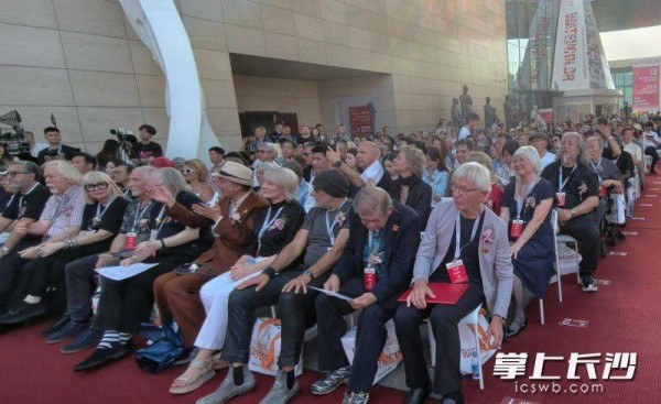 现场部分水彩艺术家。