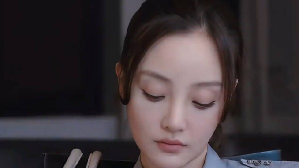 老爸很有钱是什么感觉，随便花，甚至后妈都对自己超好！