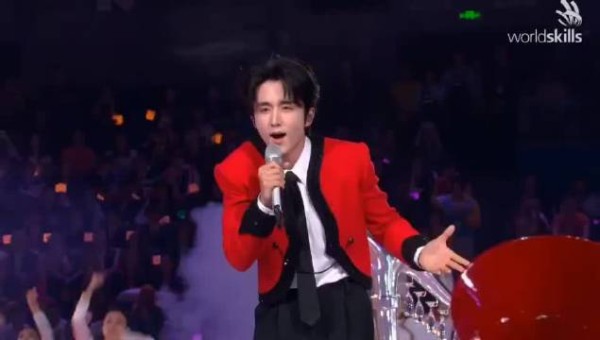 张新成的英文演唱好到位啊，情感充沛，非常好听