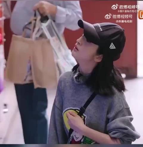 还得是林依晨,买东西从不讲价,也是看到了明星的另一面