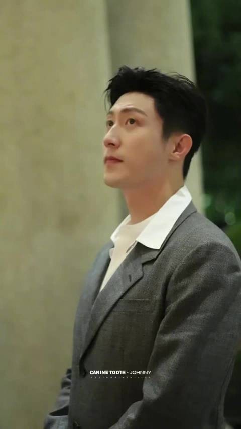 米兰时装周造型收获众多好评，从成熟型男风格的西装，到休闲雅绅的工装混搭…