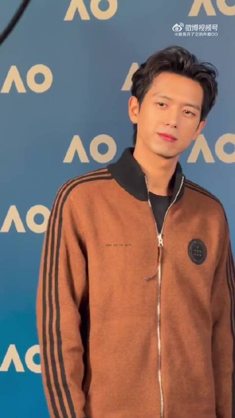 李现澳网发布会视频，好意气风发啊！
