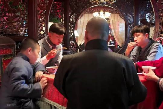 厉害了张作霖家吃饭规矩，还挺讲究，扶正了打