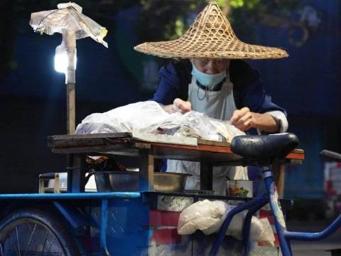 粽子爷爷坚持粽子只卖五毛原因曝光 :打工的娃娃赚钱不容易