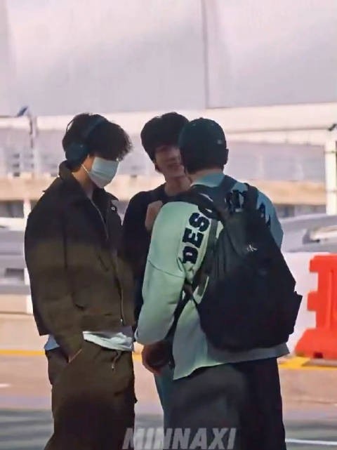 笑死,我也有这件长袖