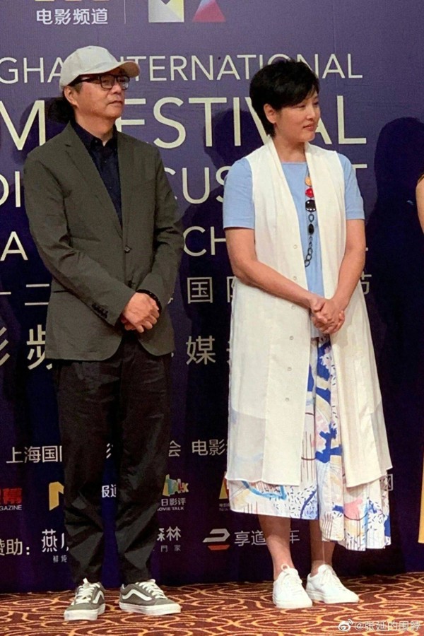 香港资深演员再谈与圈内女神离婚，21岁女儿一直知情，并理解父母