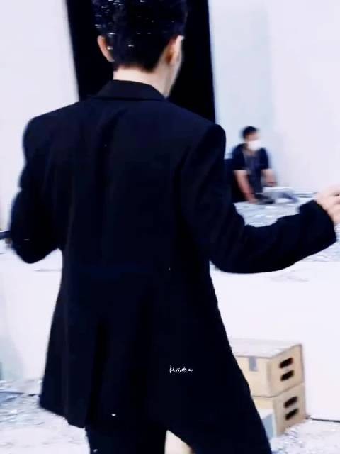期待这个唱跳战，扭这几下太有感觉了 肖战歌曲异想天开