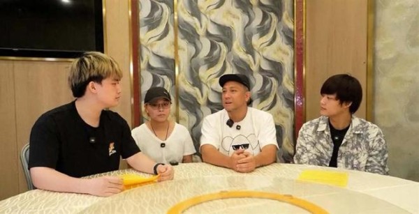 香港知名男星累积百万债务，去贷款遭当面羞辱，坚决不肯签字离婚