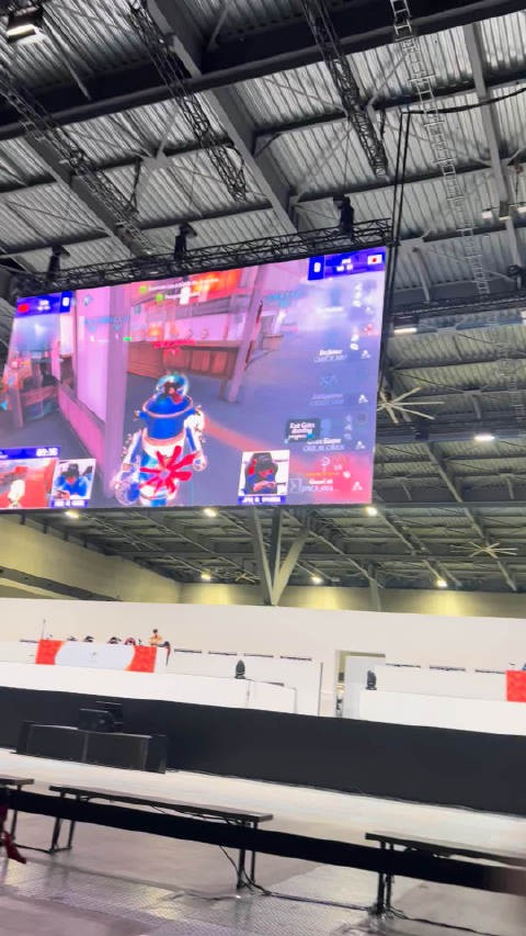 看看中国队第五人格摘金的现场氛围！