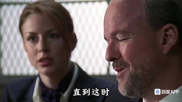 女律师法庭脱罪，刚走出即遭谋杀罪逮捕