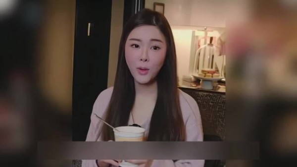 蔡天凤案最新庭审：案发当天，前夫在咖啡店练习“从上往下猛击”