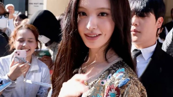 261004 华伦天奴时装周饭拍视频