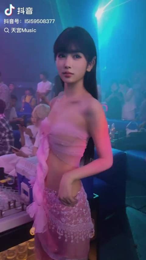 天呐我觉得她好漂亮好漂亮 我感觉我潜意识还是觉得清纯脸好看