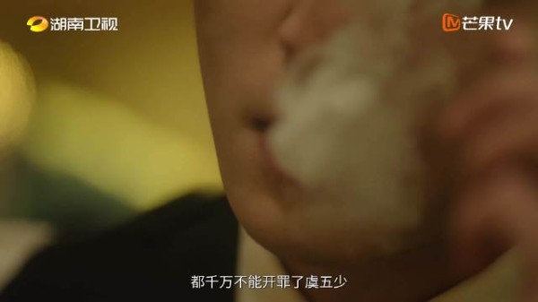 二十年代军阀混战时期,清贫女学生叶平君,为凑母亲医药费外出谋生…