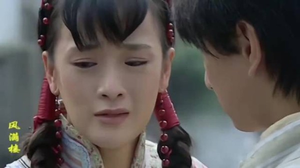 老太爷看上小丫鬟，却又把她指给孙子成亲！