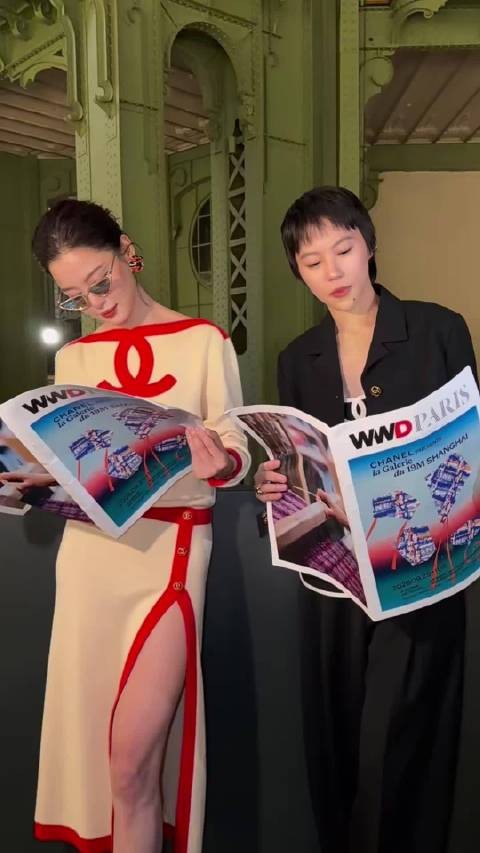 辛芷蕾窦靖童随地大小演 两个人太可爱了吧