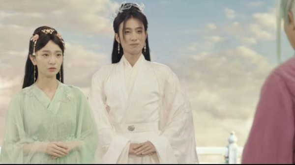 张弛在《喜剧之王》中演绎女装与精神分裂,展现演技