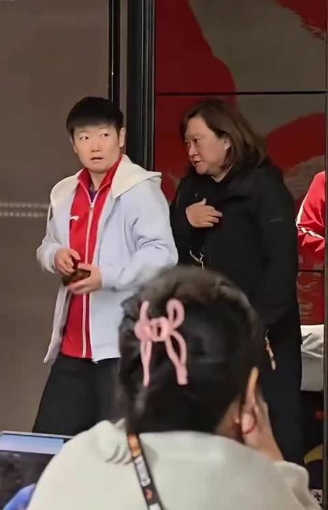 孙颖莎止步32强坦言体能消耗,调整状态赴法国蒙彼利埃