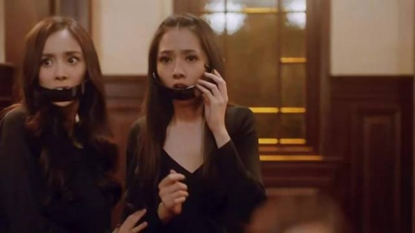 不好!姐妹们,你们先走,我来掩护!