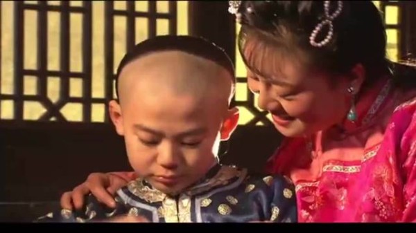 大宅门：二奶奶得知儿子上青楼，气得直接杀过去，一人就是一巴掌