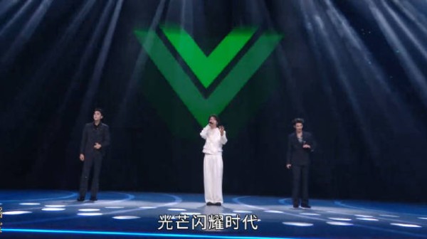罗一舟夏之光熊艺文首届中国舞蹈年度大赏合唱《迎梦而来》舞台