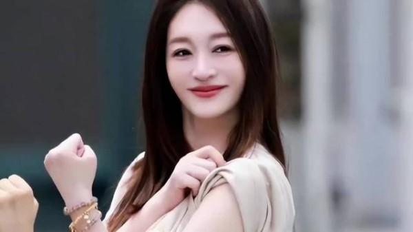 仅因孩子长的不像自己,男人竟这样对待妻子