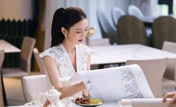 佟丽娅：离婚5年后，她终于说出了那句“他没打过我”！