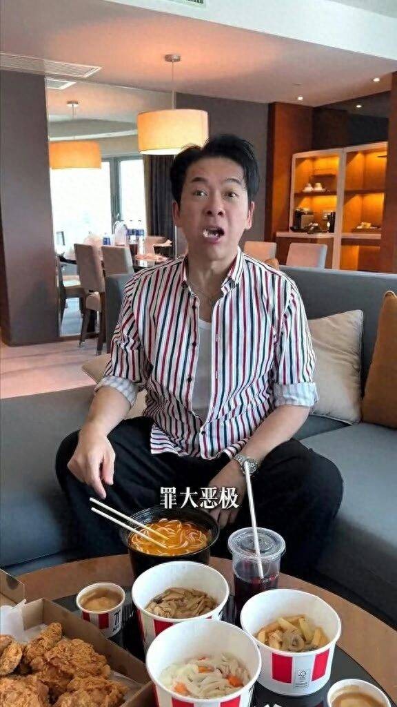 TVB资深男星吃炸鸡边谈身形管理，不想再谈旧爱，太太低调少露面