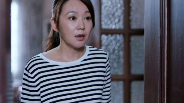 上一秒还像冤家处处较劲，下一秒就成好姐妹了