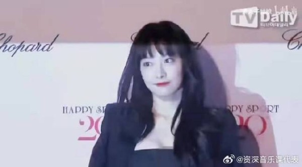 她超美的，考古idol时期的活动之疯狂闪光灯