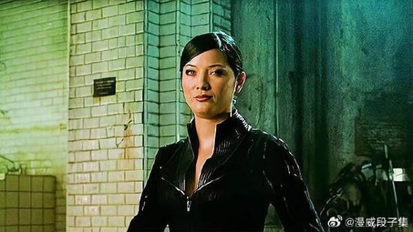 致命镜像对决！ 拥有自愈利爪的女人，将狼叔逼入绝境