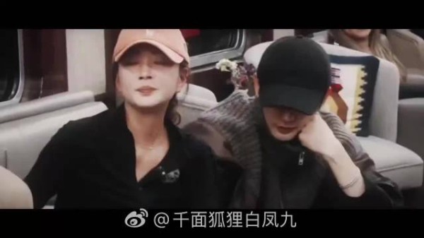 现偶拍不出的氛围感让花少拍出来了！殷桃邓为这段简直震撼美味，姐弟好养眼吧