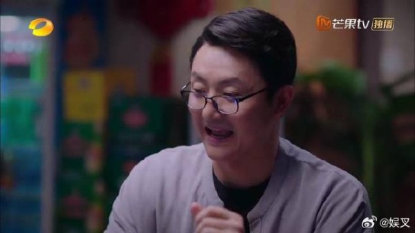尖尖当面吃瓜,调侃李爸,双手支持李爸谈对象
