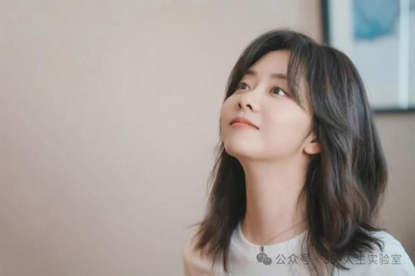 36岁谭松韵，终于让"少女感"三个字不再定义她