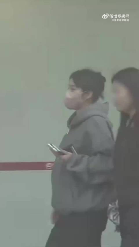 张佳宁孕肚好大了,她的老公是谁啊?