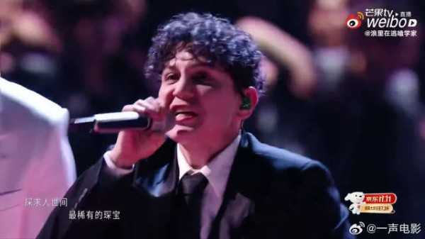 孙楠阿云嘎就在此刻rap舞台突破唱腔舒适区
