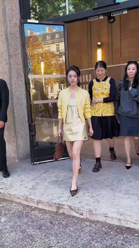 你也看着我 好想注定我是你的hallo beby要抱抱 鼓起勇气要抱抱