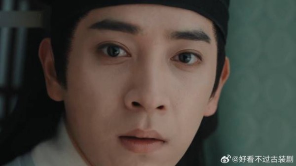 美人在怀,帅气的白郎君脸都红了!