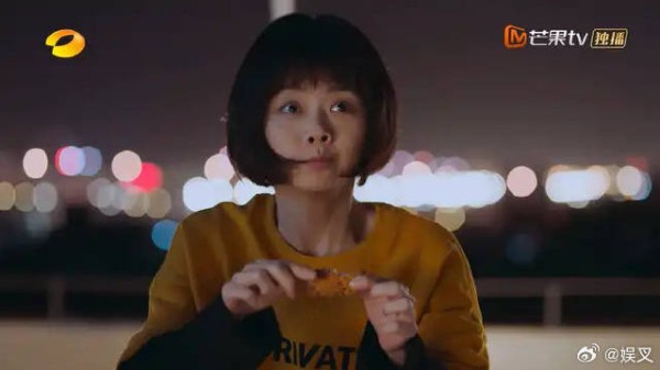 李尖尖看流星，和两个哥哥天台打闹，场面太温馨了