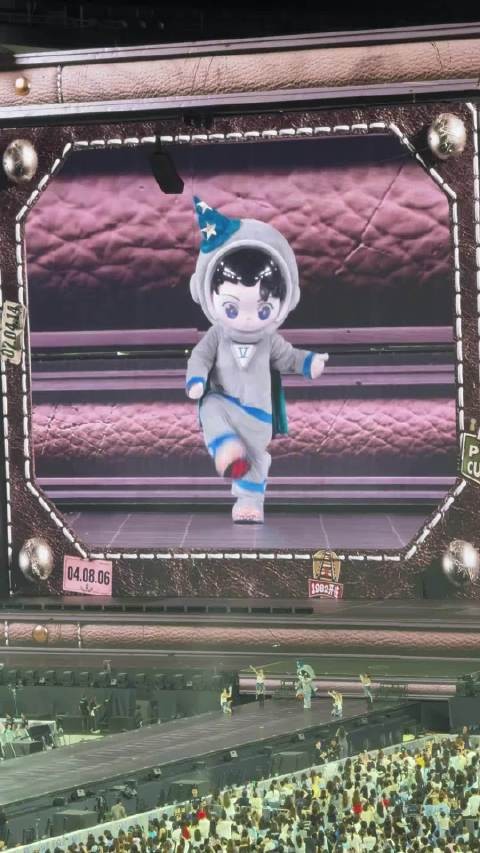 张杰深圳演唱会小北斗踩火失败急跺脚萌翻全场
