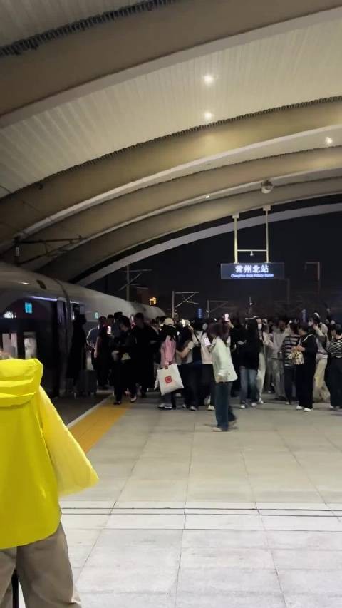 她们能不能不这样
